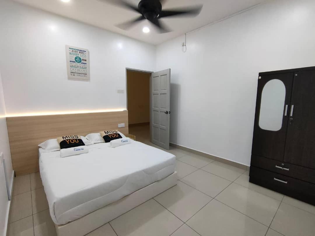 Setia Home Sitiawan Ktv 12+4 Pax Kültér fotó