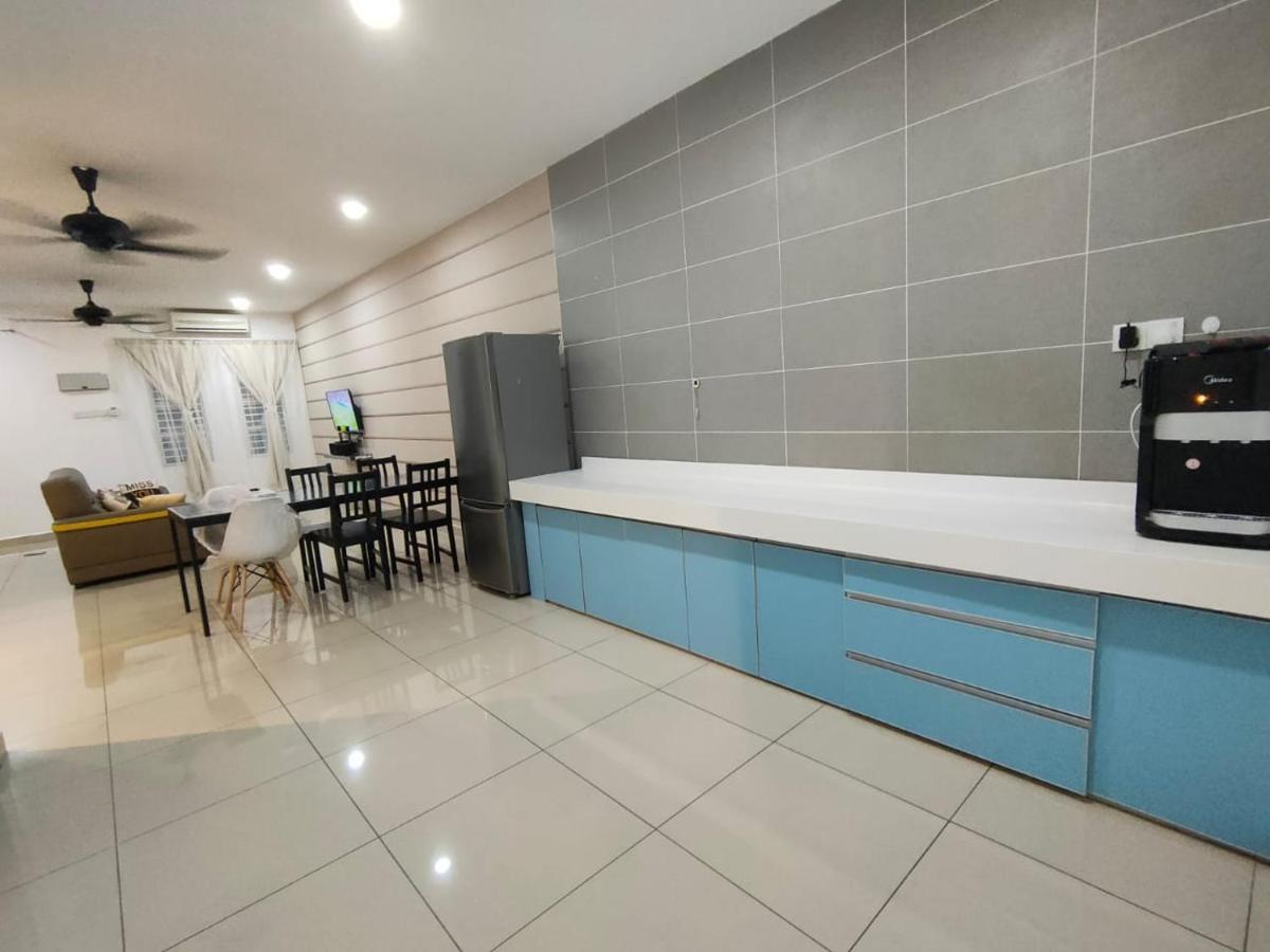 Setia Home Sitiawan Ktv 12+4 Pax Kültér fotó
