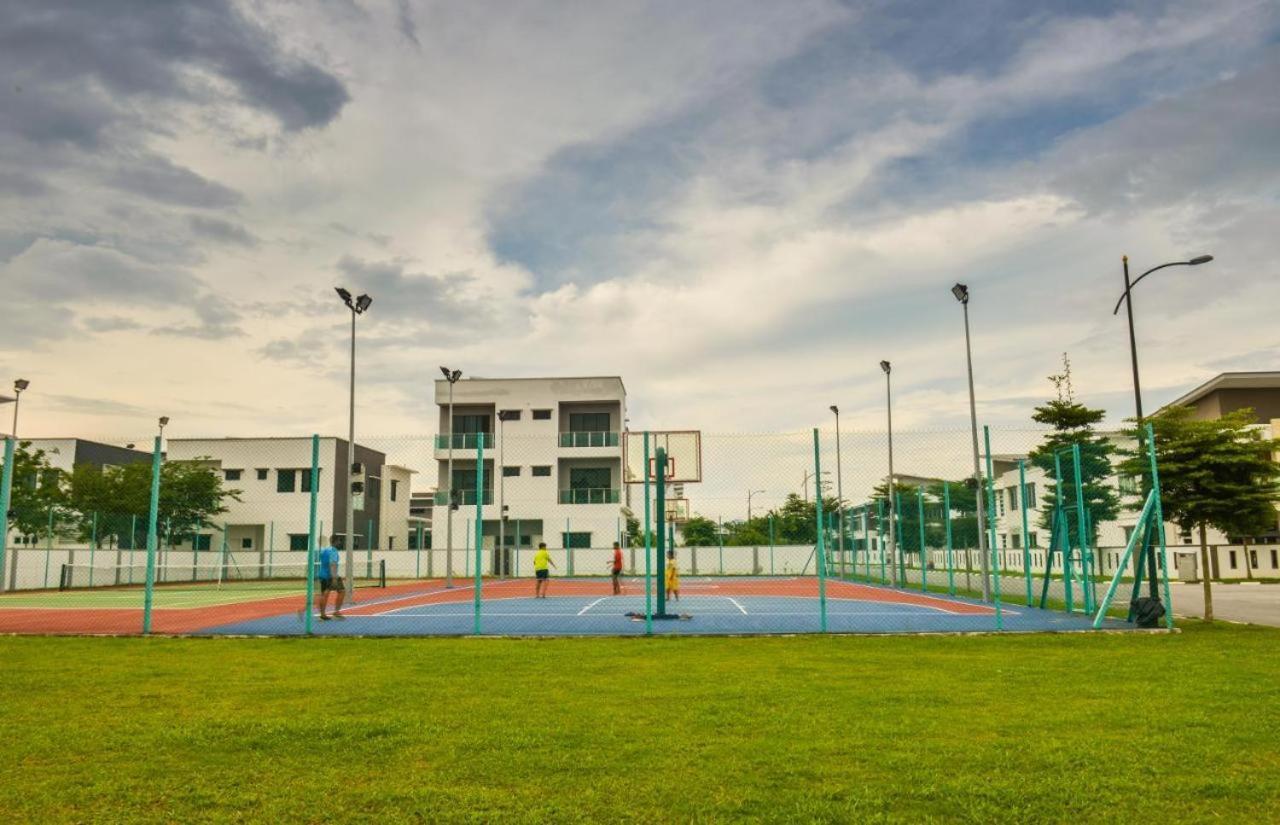 Setia Home Sitiawan Ktv 12+4 Pax Kültér fotó